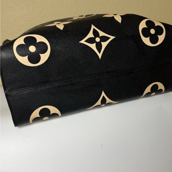 Louis Vuitton Black Tote with Beige Monogram and Red Accents - Picture 2 of 9